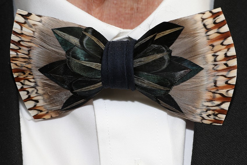 A Great Gatsby-inspired bow tie made of feathers.