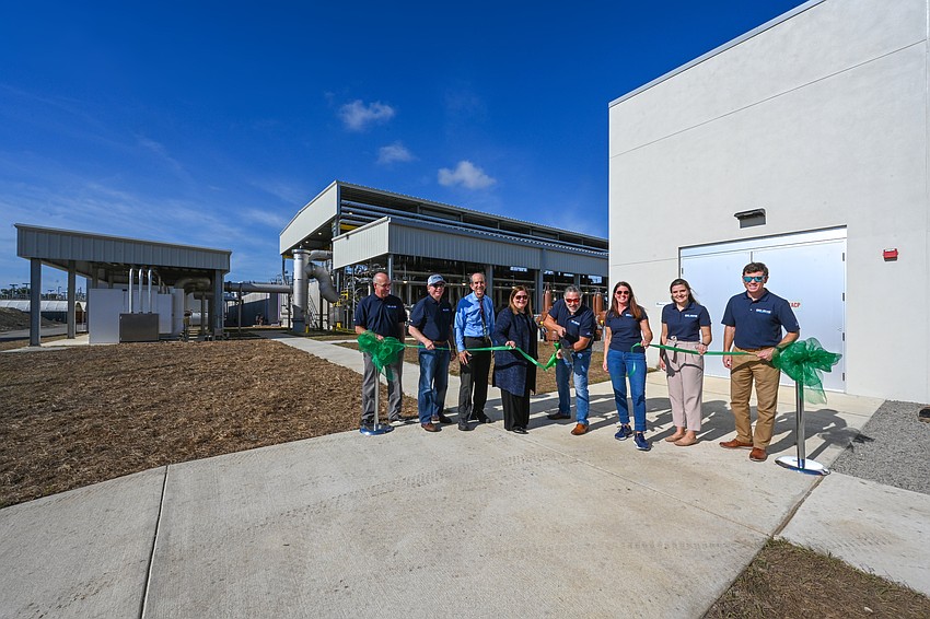County leaders and guests cut the ribbon on the Bee Ridge Advanced Wastewater Treatment Conversion and Expansion Project.
Image courtesy Sarasota County