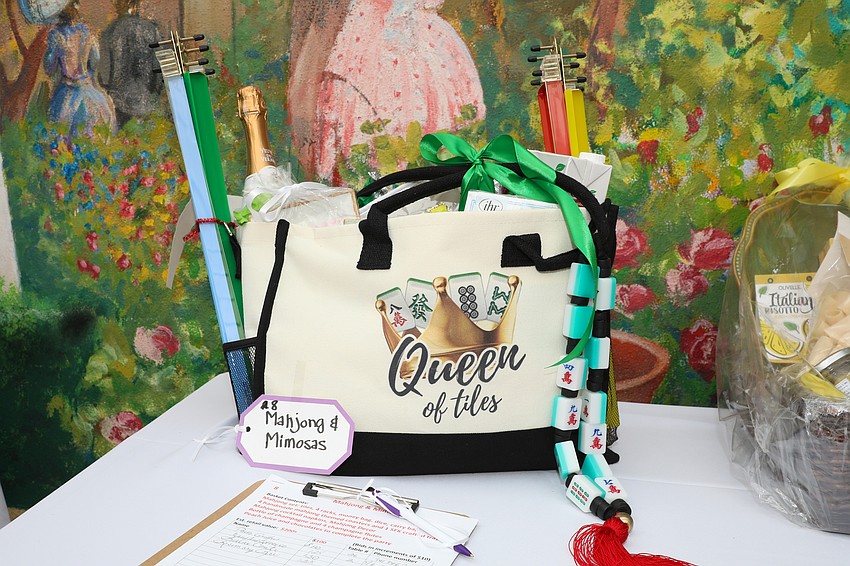 SPARCC held its annual Holiday Luncheon for a record breaking 320 guests on Dec. 8 at Michael's On East.