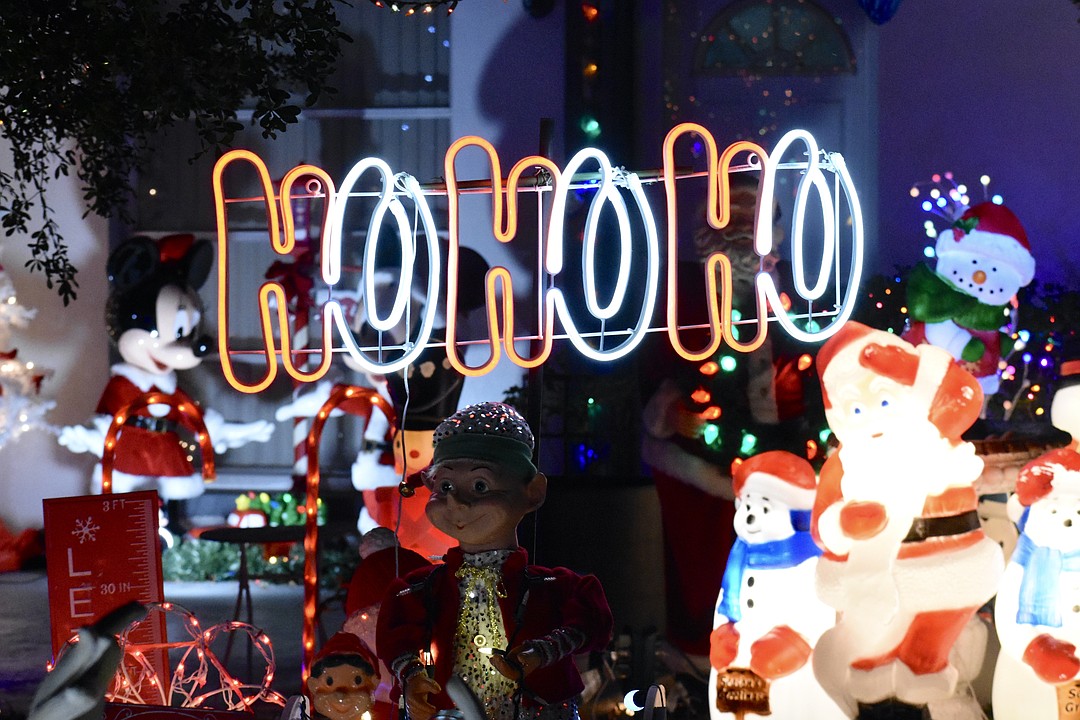 Sarasota homes light up for the holidays