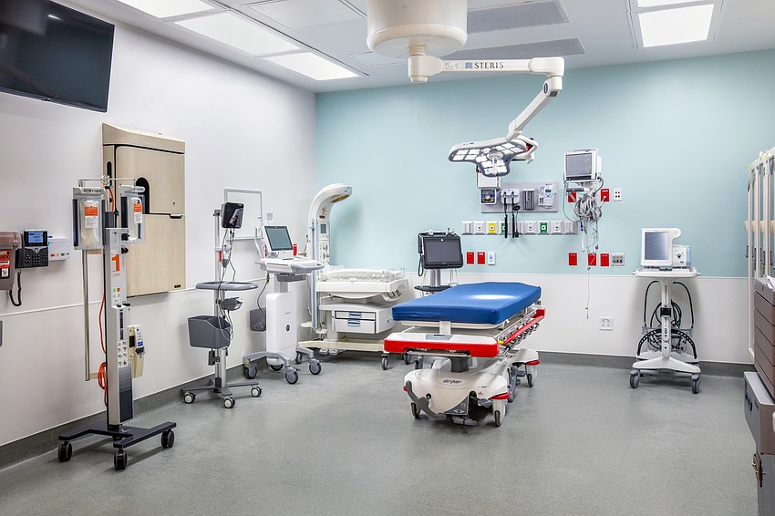 HCA Florida Royal Pines Emergency in Oakleaf Plantation has 10 treatment rooms and a trauma room. HCA Florida Royal Pines Emergency in Oakleaf Plantation has 10 treatment rooms and a trauma room.