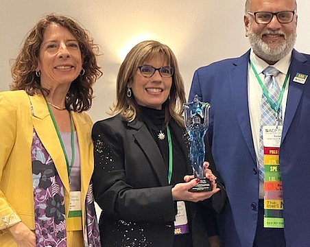Dr. Wilhelmine Wiese-Rometsch (center), received the 2025 Outstanding Contributions to Advancing the Careers of Women in Medicine Award, resented by Florida American College of Physicians Chapter Governors Dr. Elisa Sottile, and Dr. Ankush Bansalat the chapter’s annual scientific meeting in Orlando.