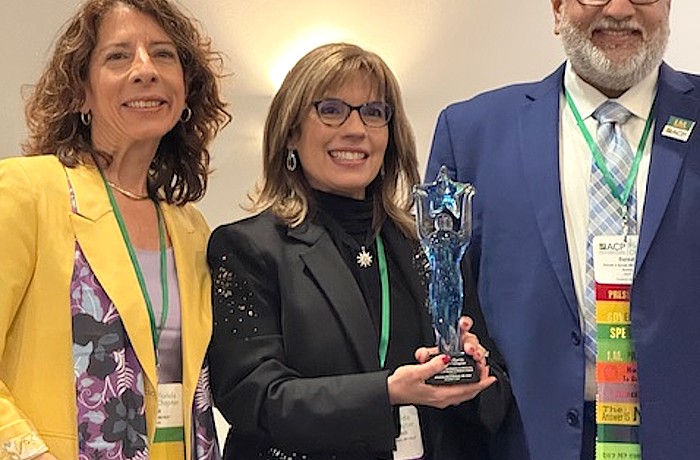 Dr. Wilhelmine Wiese-Rometsch (center), received the 2025 Outstanding Contributions to Advancing the Careers of Women in Medicine Award, resented by Florida American College of Physicians Chapter Governors Dr. Elisa Sottile, and Dr. Ankush Bansalat the chapter’s annual scientific meeting in Orlando.