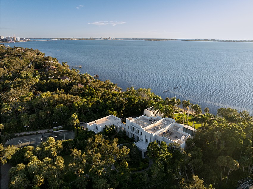 The property has 240 feet of frontage along Sarasota Bay.