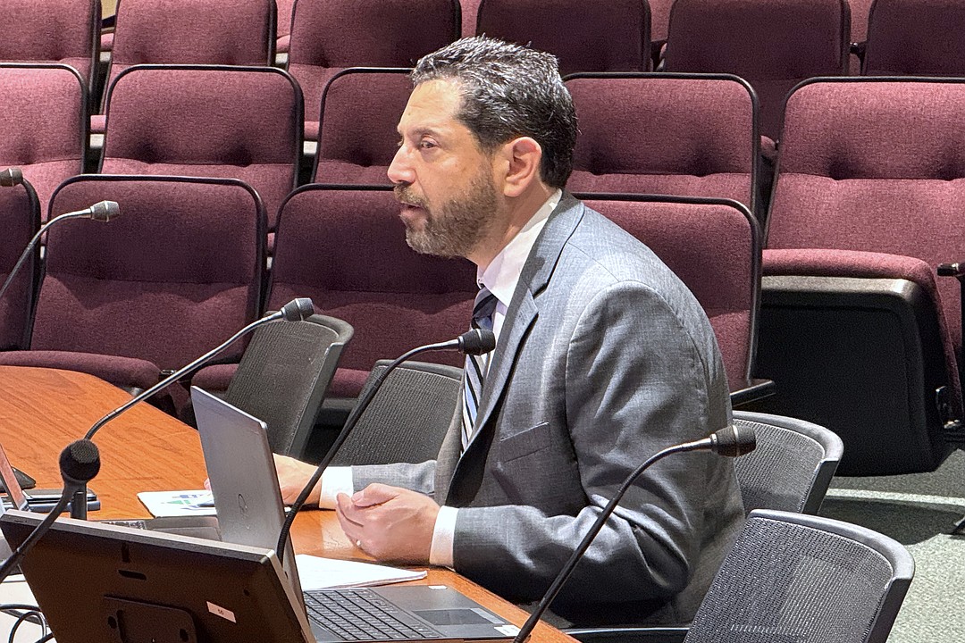 City commissioners cut manager field to six