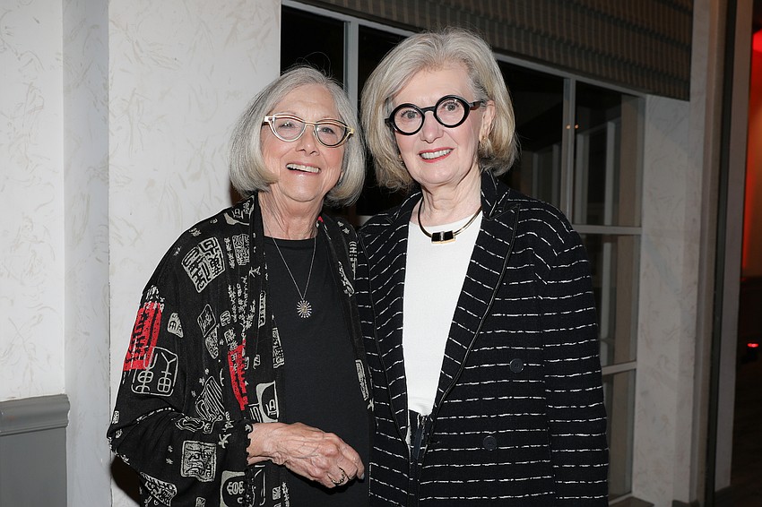 Shari Ashman and Anne Virag enjoy the cocktail reception.