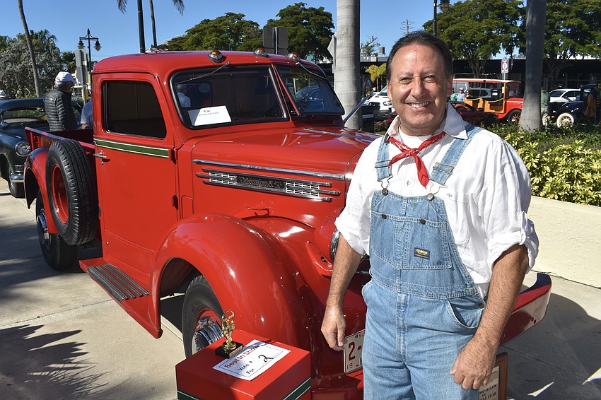 Dave Freeman stands beside his 1949 Diamond T 201.