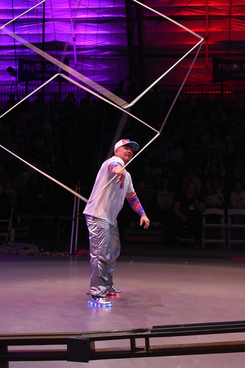 Aleks Deevs incorporates geometry into a performance.