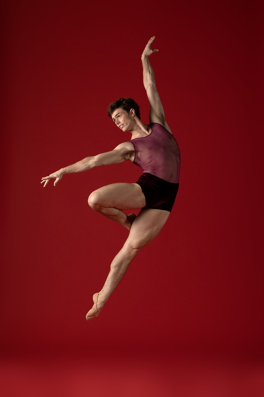 Ze Ellis shows off a move from Ricardo Graziano's 