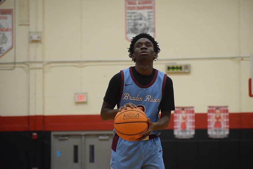 Anquan Polynice, junior guard, has been the Pirates' leading scorer in 2025-26. He'll continue to steer the ship as they hunt a deep run in the FHSAA Class 5A state tournament.