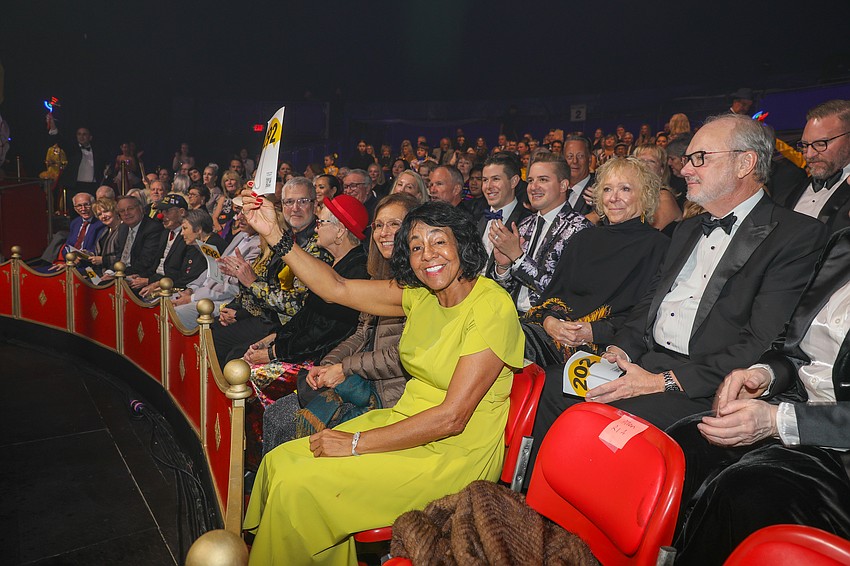 Maia Jaroszewski did not hesitate during the paddle raise.