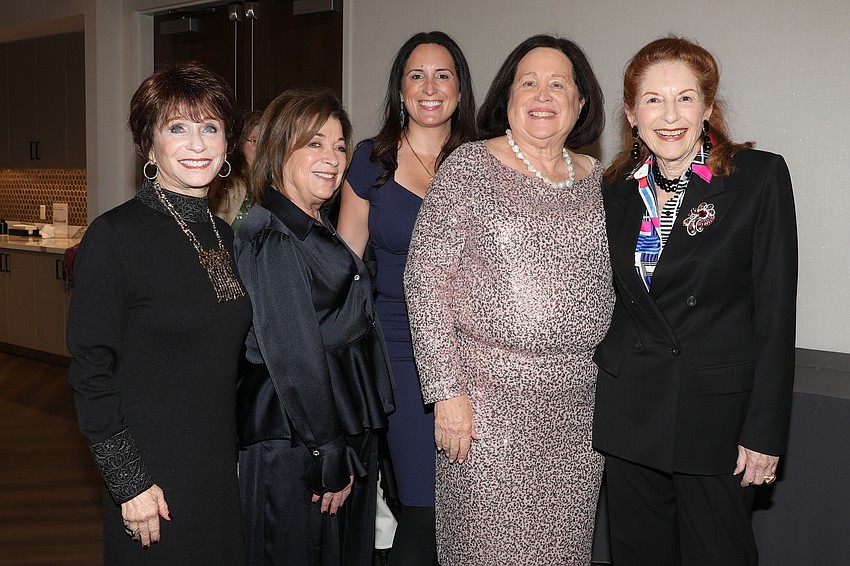 Meredith Ernst, Fran Cohen, Emily Eisenberg, Marsha Eisenberg and Roz Goldberg