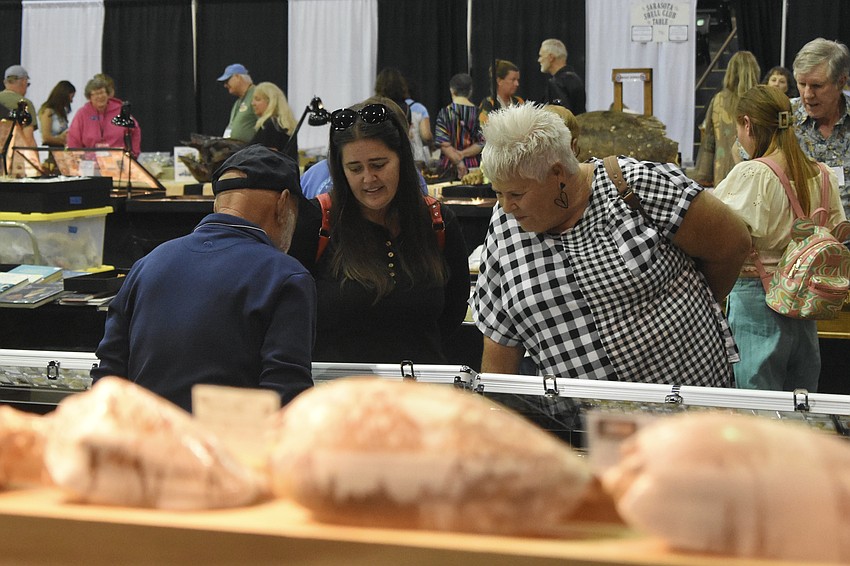 Peter Maltese talks with Miranda Noto and Barbara Sells.