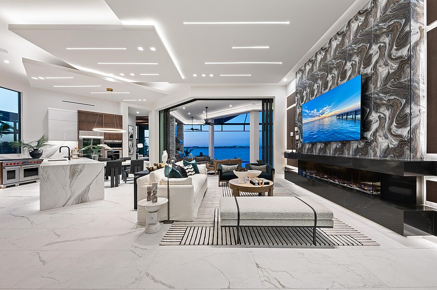 The Sand Dollar emphasizes Lee Wetherington's love of the open concept.