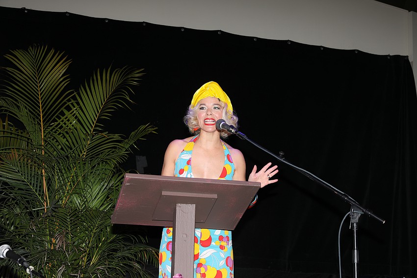 Hostess Savannah Holds