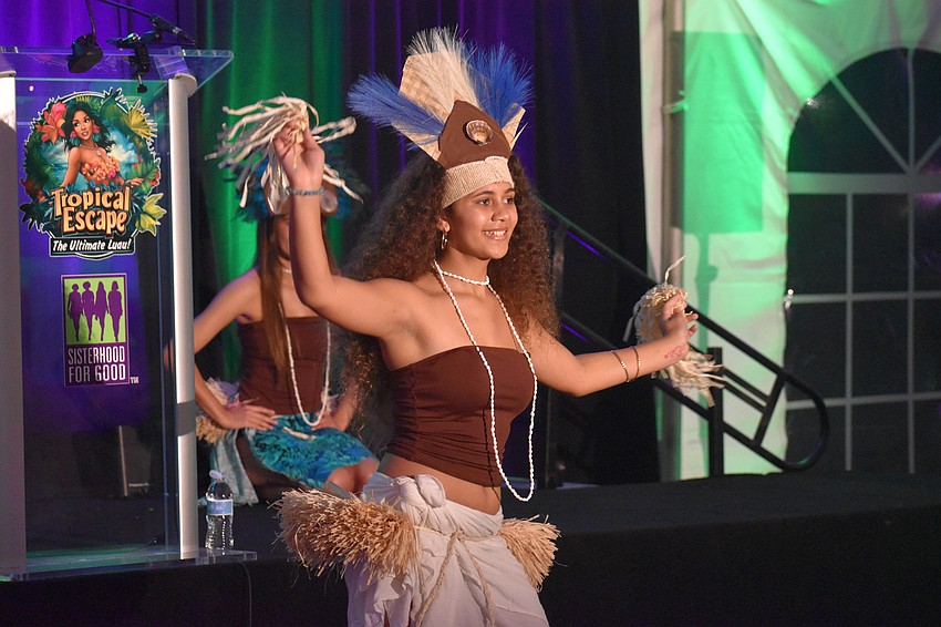 Cataleya Tuinakauvadra dances to 