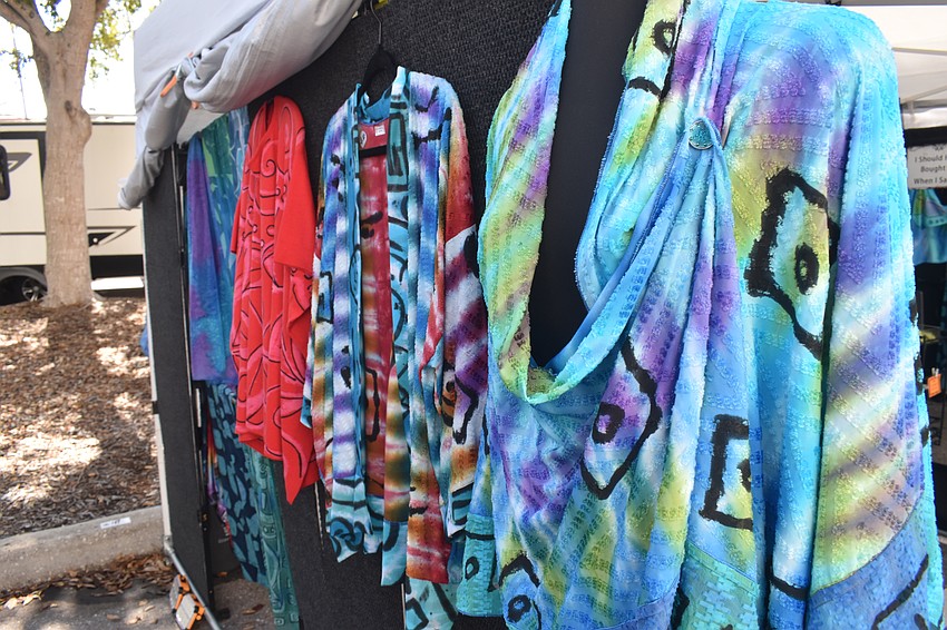 The event featured a wide variety of art items, including crafts.