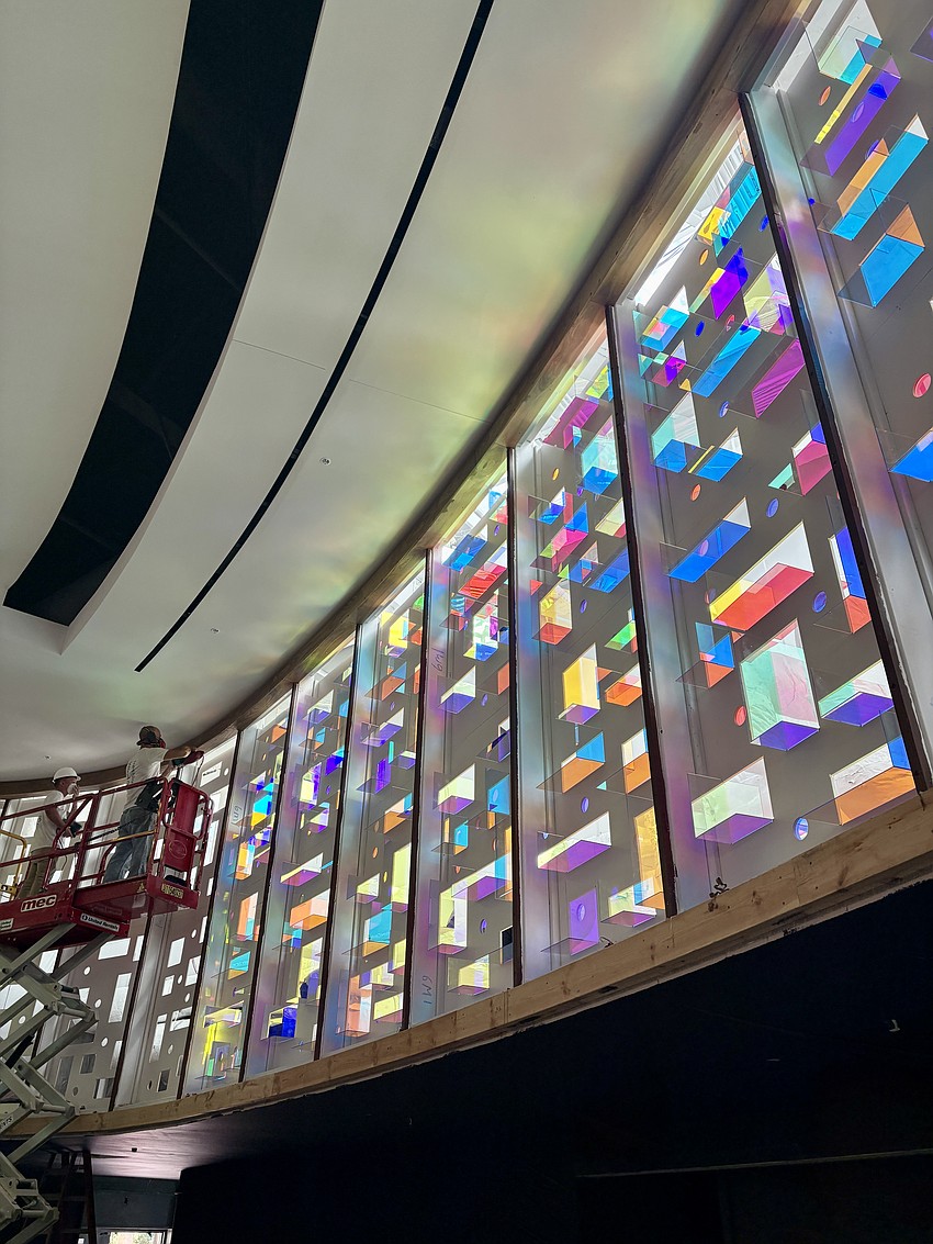 This photo shows the installation process of the microlight gallery.