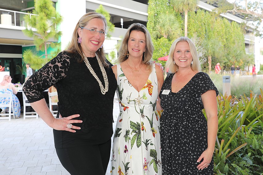 Jennifer Rominiecki, event co-Chair Elizabeth Moore and Lauren Brown
