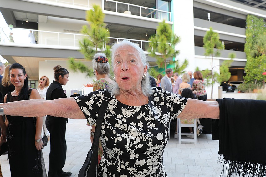 Janis Swan makes a grand entrance!