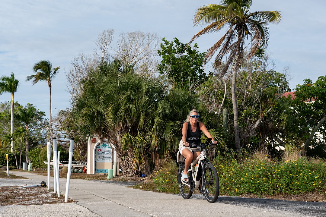 Town eyes feasibility study for 12-foot path along Gulf of Mexico Drive