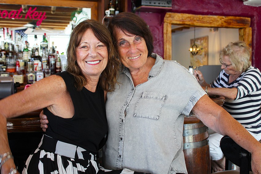 Anne Hasenfus and Linda Kushner catch up at Ladies of Longboat.