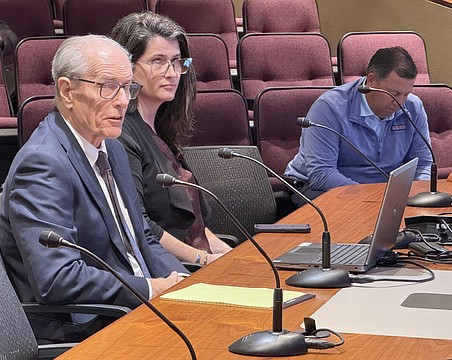 Gary and Keely Siebein of Siebein Acoustic present their sound study proposal to the Sarasota City Commission.