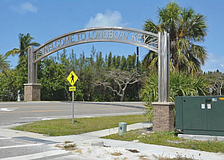 Trucking companies are planning to file a lawsuit over the height of proposed Welcome to Longboat Key arches.