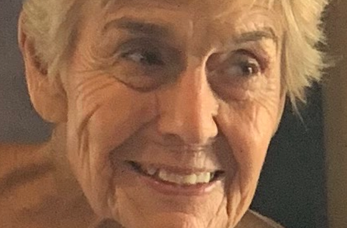 (Patricia Evelyn Loy)