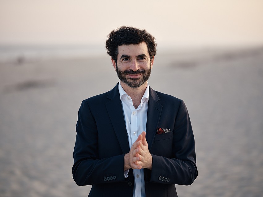 Pianist Michael Stephen Brown will replace Robert Levin as a faculty member at the Sarasota Music Festival and will perform on June 6 at Holley Hall. Pianist Michael Stephen Brown will replace Robert Levin as a faculty member at the Sarasota Music Festival and will perform on June 6 at Holley Hall.