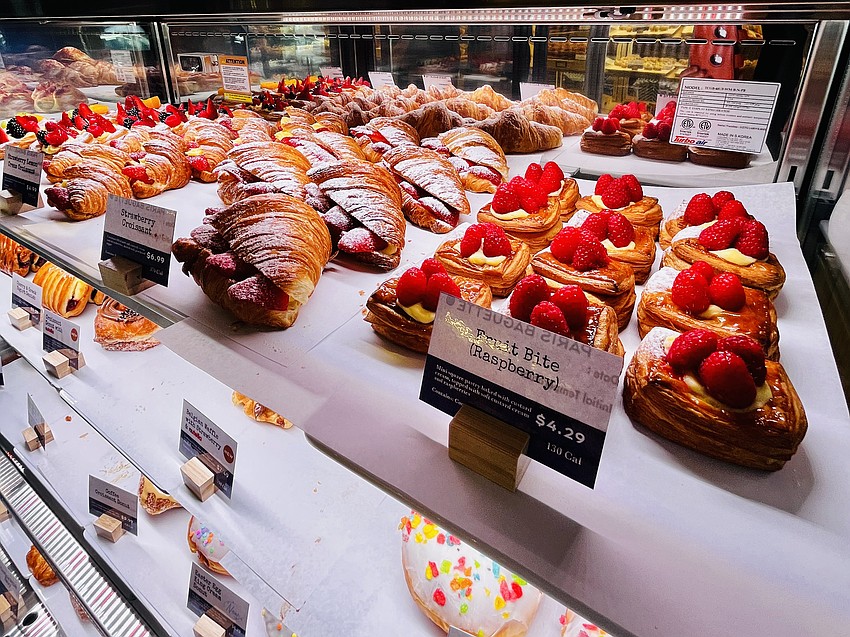 The restaurant’s website shows cakes, tarts, croissants, fruit pastries, doughnuts, croquettes, breakfast sandwiches, salads, sandwiches and wraps.