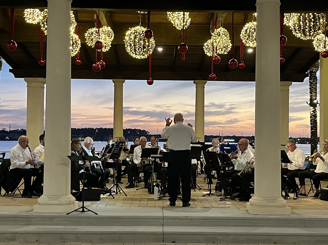 The Lakewood Ranch Wind Ensemble brings together professional and high skilled musicians.