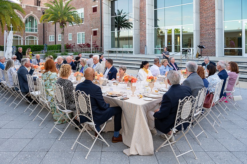 People sit down for En Plein Air and Wine.