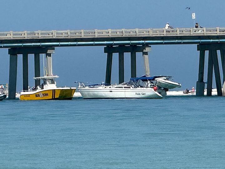 Traffic resumes after boat collision with Longboat bridge