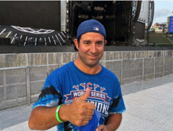 Joe Burbank supporting his beloved Chicago Cubs. From Dignity Memorial/Craig Flagler Palms Funeral Home