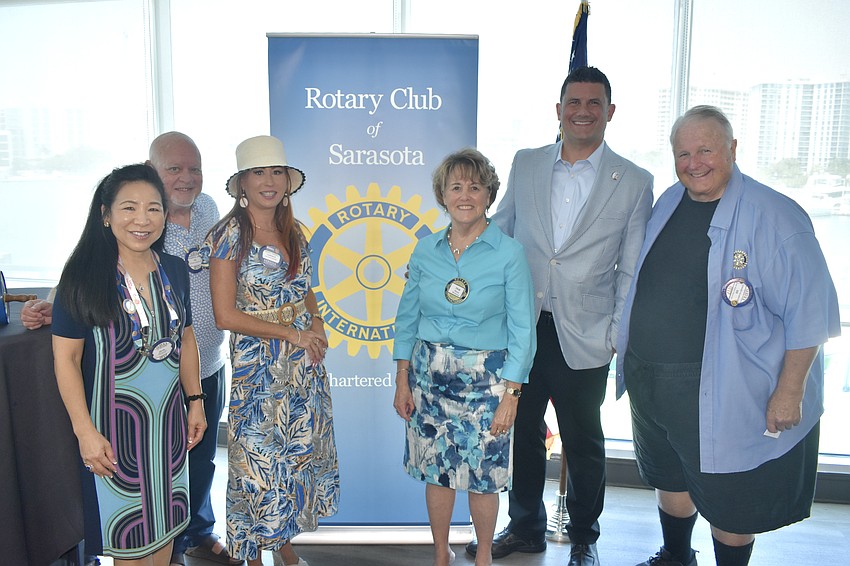 Lee-En Chung, James Thompson, Candace Yaeger, President Pam Akins, Casey Gonzmart Jr. and Edward Holbrook.