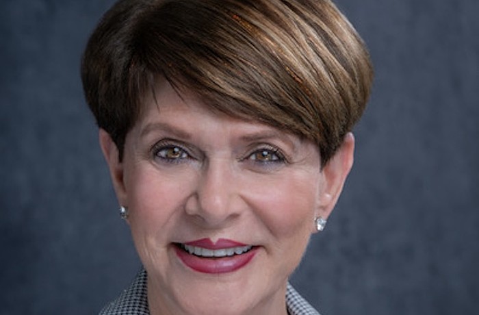 Originally from Columbus, Ohio, Wendy Feinstein now divides her time between Longboat Key and Carbondale, Colorado.