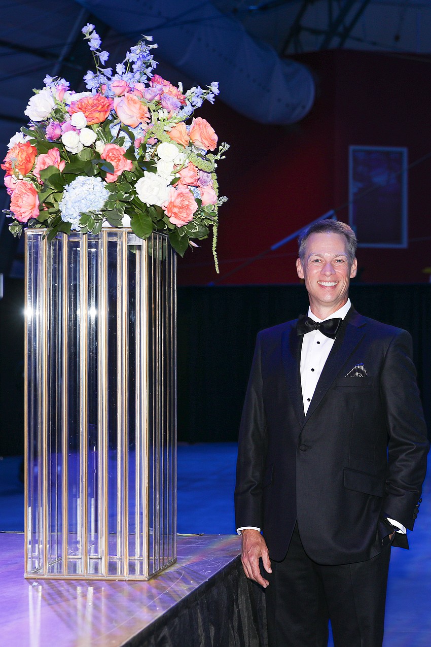 Auctioneer Joe Girvan