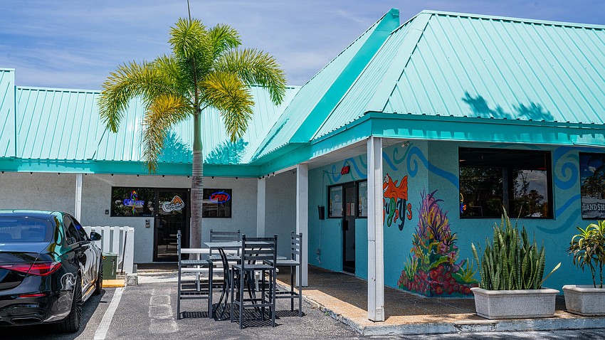 Costello’s Neighborhood Pizza is tucked away next to Guppy’s in the Paradise Aisle Plaza shopping center at 5610 Gulf of Mexico Drive.