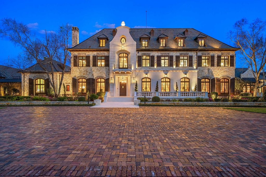 The Oaks Estate, at 12321 Fort King Highway in Thonotosassa, is on the market for $115 million.