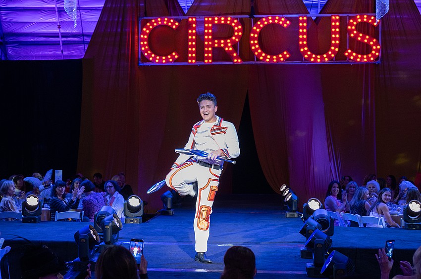 Cirque artist Noel Aguliar