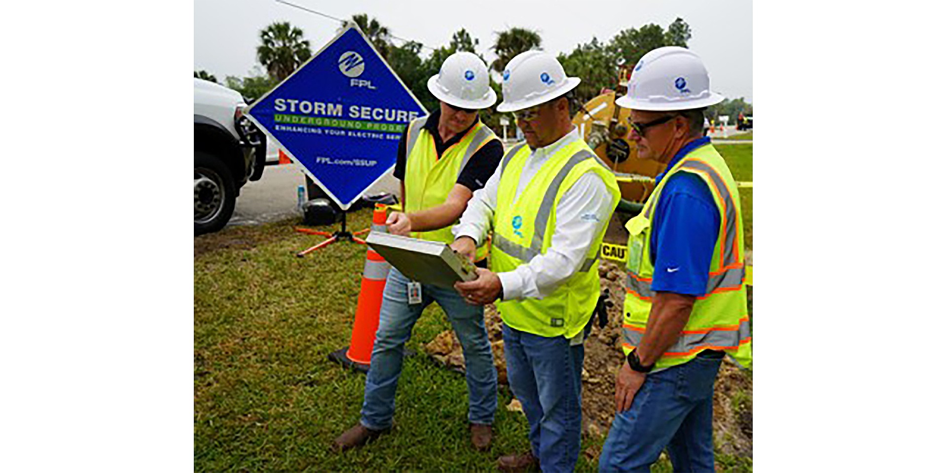 FPL crews replace overhead neighborhood power lines with underground lines in a Southwest Florida neighborhood. Underground power lines help provide customers with reliable service year-round and during extreme weather.