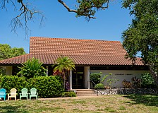 The Longboat Library is a privately-run organization in a town-owned building that neighbors Town Hall.