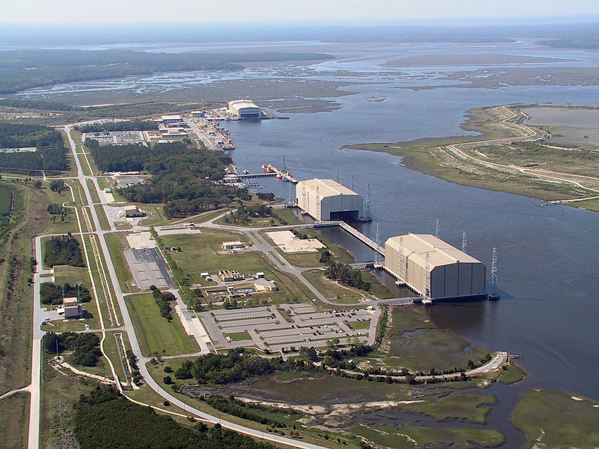 The 2,500 Kings Bay commuters in Nassau County are part of a base population of about 7,500 military, civilian and contractor personnel, according to Military OneSource, the U.S. Department of Defense information service. The 2,500 Kings Bay commuters in Nassau County are part of a base population of about 7,500 military, civilian and contractor personnel, according to Military OneSource, the U.S. Department of Defense information service.