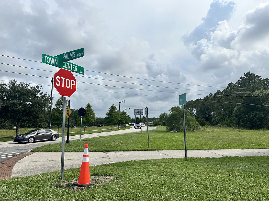 The intersection of Town Center Boulevard and Royal Palms Parkway. Photo by Rich Carroll
