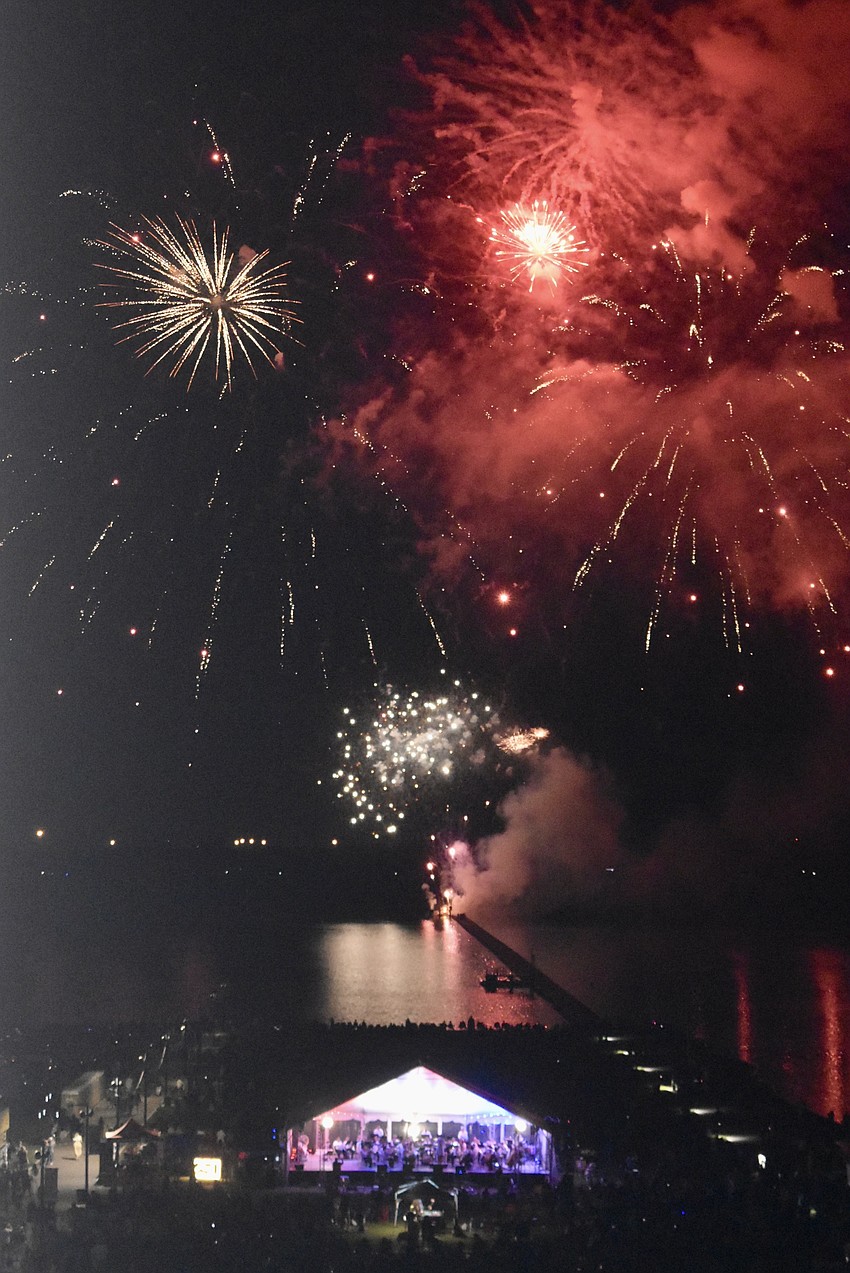 The Pops Orchestra of Sarasota and Bradenton accompanies the fireworks with patriotic music.