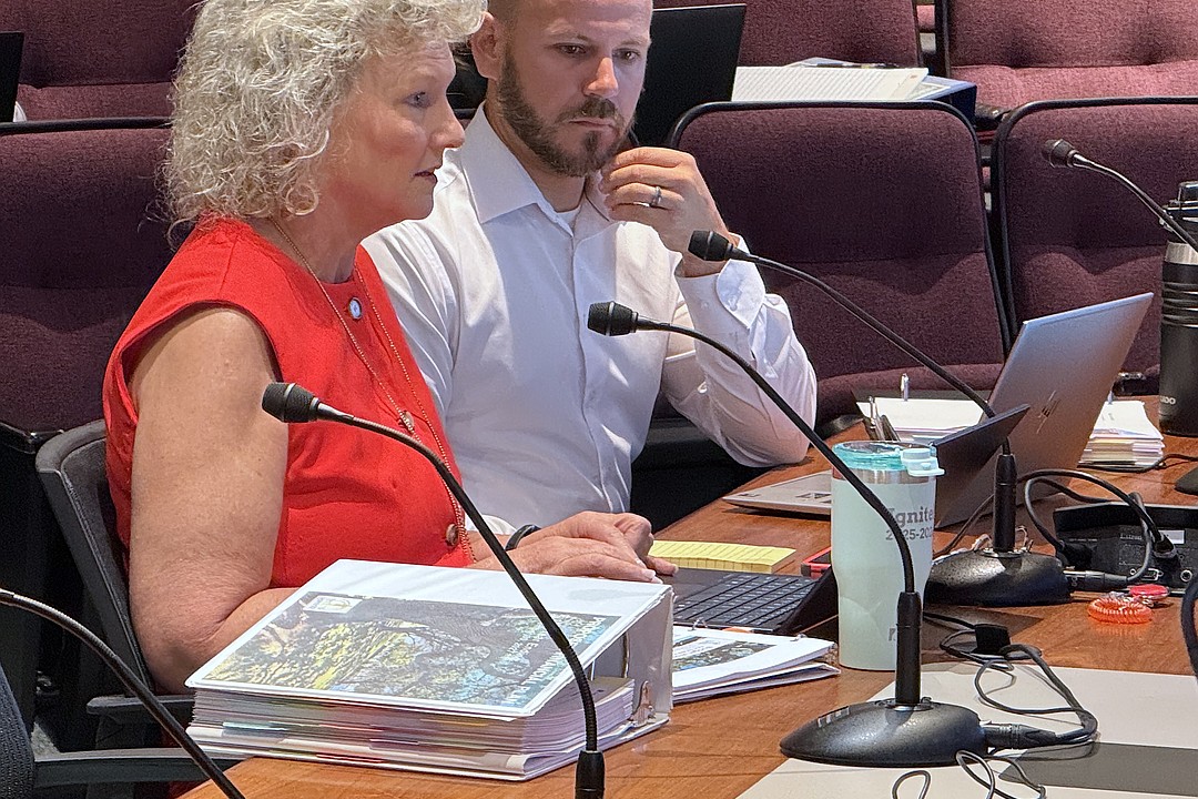 City budget process riding on parallel tracks