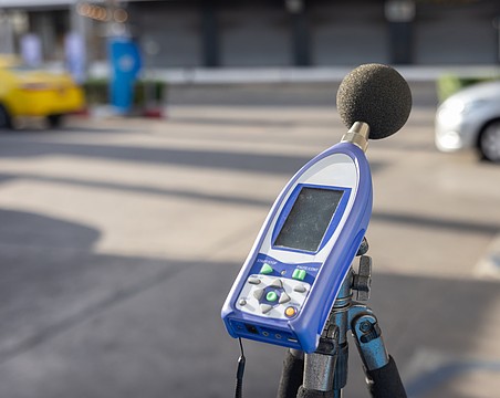 Siebein Acoustic has been taking sound readings at various times across the city.